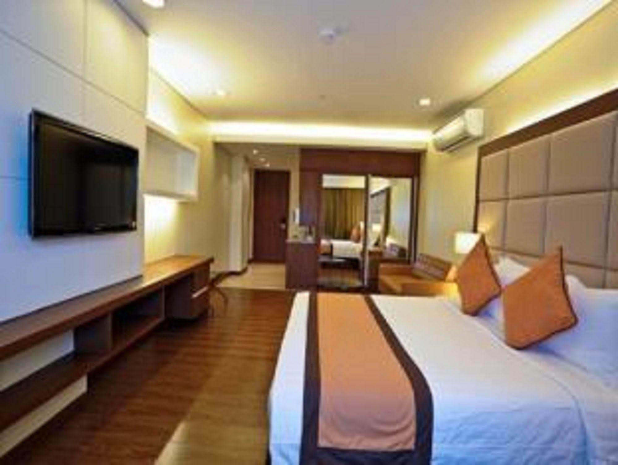 Santomas Suites Santo Tomas Екстер'єр фото