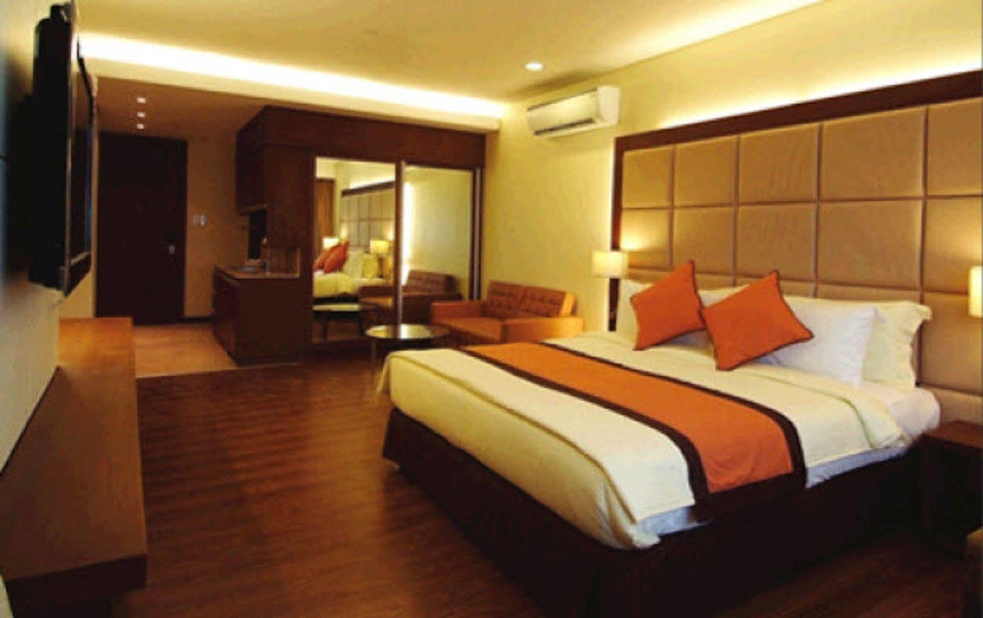 Santomas Suites Santo Tomas Екстер'єр фото